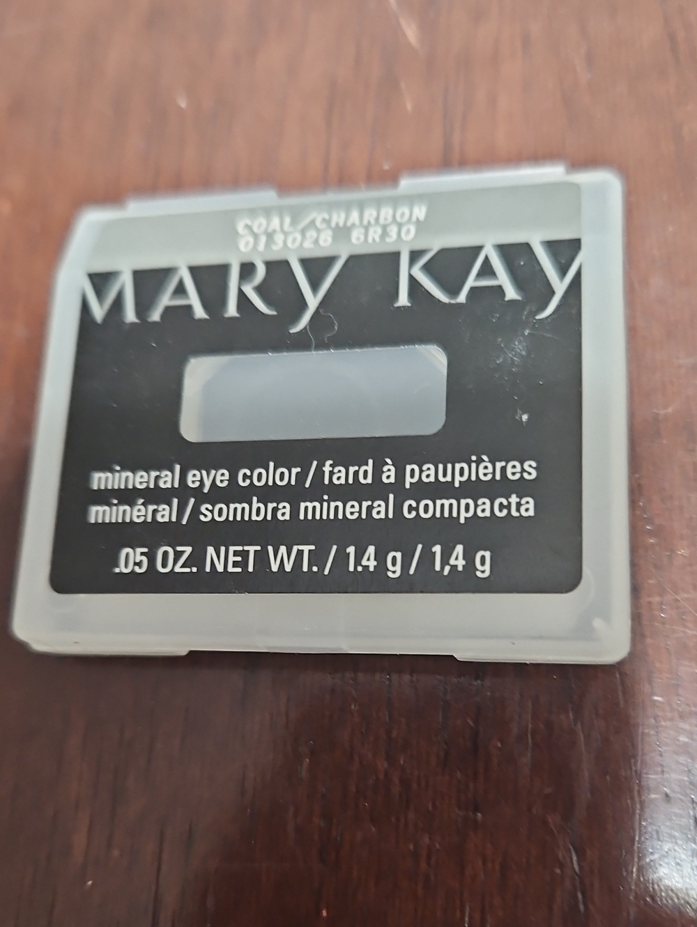 Mary Kay Coal Charbon Mineral Eye Color — Deep Gray Shadow